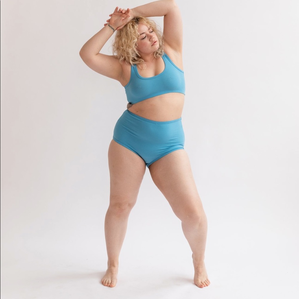 ARQ Wide-Strap Bra Sky S